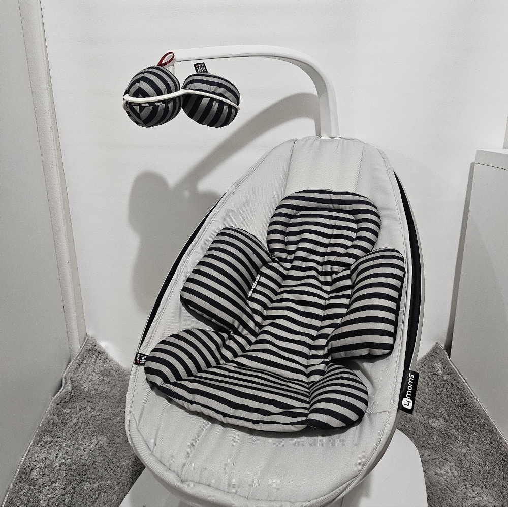 Handmade Insert For Mamaroo Black White Stripes With Matching Toy Balls
